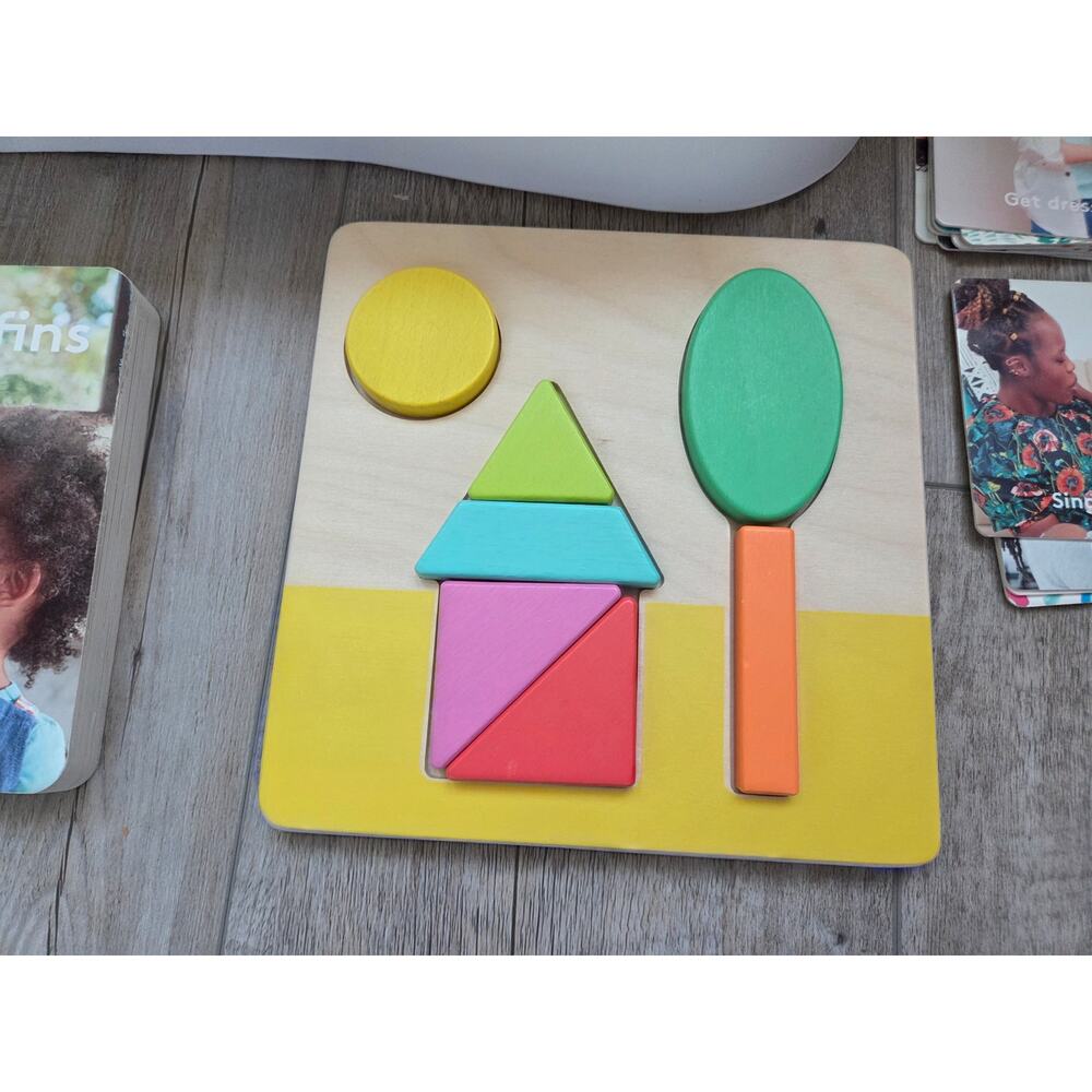 Lovevery Montessori Toddler Learning Toy Bundle Play Sink Puzzle Board Book - Picture 4 of 7